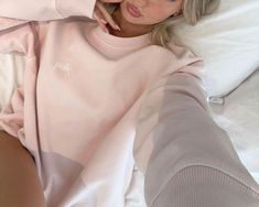 Light Pink Girl Aesthetic, Blonde Pink Aesthetic, Hannah Marin, Blonde And Pink, Outfit Stockholm, Glossier Girl, Blonde Pink, Shabby Chic Pink