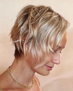 60 Pixie Bob Haircut Ideas To Rock In 2024 Disconnected Layers, Shaggy Pixie Cuts, Trendy We Fryzurach, Honey Balayage, Shaggy Pixie, Popular Short Hairstyles, Hair Color Techniques, Short Hair Balayage