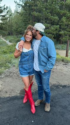 Looking for cute country concert outfit inspo for couples?! I love these simple denim couples country concert outfits! We attend multiple country concerts & country festivals every summer & I love coming up with cute casual country concert outfits for me & casual country concert outfit for men for Bryce!! And what's better than a red cowboy boot outfit?! Concert Outfit For Men, Casual Country Concert Outfit, Red Cowboy Boots Outfit, Outfits For Couples