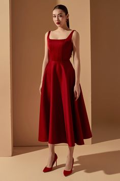 Elegant Taffeta A-line Evening Dress, Elegant Taffeta Midi Dress, Elegant Taffeta Midi Evening Dress, Elegant Red A-line Evening Dress, A-line Evening Dress With Pleated Bodice In Taffeta, Elegant Silk Midi Dress With Square Neck, Elegant Square Neck Evening Dress For Prom, A-line Taffeta Midi Dress For Evening, Silk Square Neck Dress With Ruched Bodice