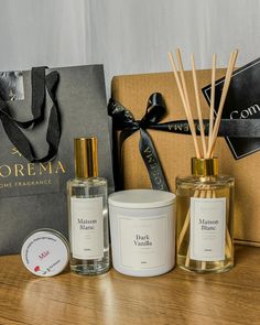 Neste Dia das Mães, encontre fragrâncias que despertam sensações. Não dê apenas um presente, dê uma experiência!🎁 Confira nossa Florema Box, caixas personalizadas e recheadas de produtos para a sua mãe!✨ #diadasmaes #diadasmaes2024 #presentediadasmaes #florema #aromas #velas #homefragrance Art