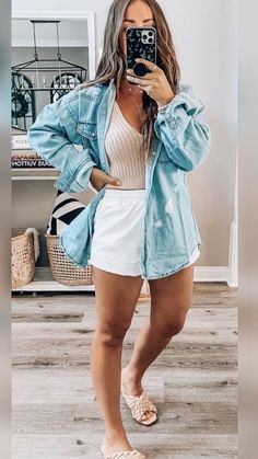 Cool Mom Style Summer 2023, Movie Summer Outfit, Summer Outfits 2023 Comfy, Stretchy Shorts Outfit, Summer Outfits Women Mid Size, Women’s Outfits For Vegas, Cozy Easter Outfit, Luau Family Outfits, Elementary Graduation Outfit For Mom