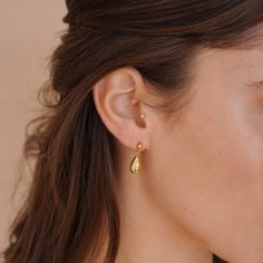 Everyday Earrings Simple, Fashion Jewelry Necklaces Gold, Small Earrings Gold, Staple Earrings, Western Earrings, Gold Rings Fashion, Teardrop Dangle Earrings, Opal Earrings Stud, Gold Earrings Designs