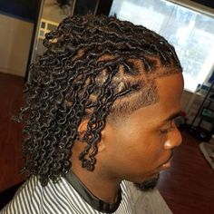 men's long curly dreadlocks Neat Locs For Men, Curly Dreads Men Locs, Dreads Braided Men Style Short, Folocs Hair, Starter Dreads For Men, Short Loc Styles For Men, Black Men Dreadlocks Styles, Loc Hairstyles For Men, Mens Dreadlock Styles