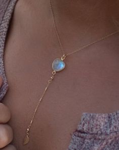 The necklace is made in gold vermeil. — •✧•✧•✧•✧•✧•✧•✧•✧•✧•✧•✧•✧•✧•✧•✧•✧— D E T A I L S — The center stone is Moonstone (we offer more gemstones options). The chain around the neck is made in gold filled or sterling silver and the chain below the stone is made in gold vermeil or sterling silver. — The necklace has a beautiful leaf (Gold filled or Sterling Silver) at the end. — The length shown on our model is an 16" but you can request 18" or 20" at no extra cost. ** For the Bridesmaid: If you w Custom Made Hats, Y Necklace, Dope Jewelry, Aqua Chalcedony, Moonstone Necklace, Blue Chalcedony, Rutilated Quartz, June Birth Stone, Casual Shoes Women