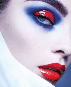 Red Lipstick Makeup, Coastal Scents, Neutral Eyes, Glamour Shots, Blue Eyeshadow, Makeup Obsession, Blue Makeup, Beautiful Lips, Eye Shadow Palette