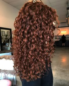 Red Curly Hair, Ginger Hair Color, Hair Color Auburn, Trendy Hairstyle