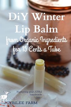 Have healthy and soft lips this Winter! Winter lip balm is a softer product than summer lip balm. It’s intended to stay softer at room temperature so that it is easy to apply to the lips, even in outdoor winter temperatures. Chapstick Recipe, Summer Lip Balm, Winter Lip Balm, Beeswax Recipes, Homemade Lip Balm Recipe, Deodorant Recipe, Lip Balm Recipe, Diy Lip Balm Recipes, Farm Diy