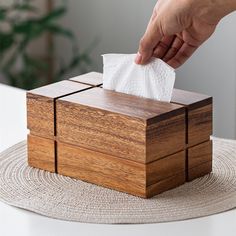 Natural Walnut Tissue Box Cloke Room, Tissue Box Crafts, Walnut Wood Furniture, Wood Box Design, Small Wood Box, Small Woodworking Projects, Black Walnut Wood, Tissue Box Holder, Wooden Drawers