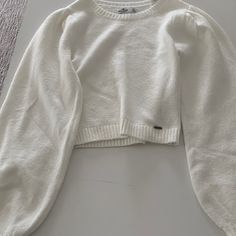 Super Soft And Never Been Warm Sweater. It’s A Size Xs. Oversized Pullover Sweaters, Olive Sweater, Balloon Sleeve Sweater, Oversized Grey Sweater, Hollister Sweater, Warm Sweater, Long Sleeve Knit Sweaters, Cute Jackets, Color Block Sweater