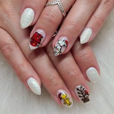 Inspiration Charlie Brown Nails Christmas, Snoopy Valentines Day Nails, Christmas Animal Nails, Christmas Nails Snoopy, Peanuts Christmas Nails, Home Alone Nails, Charlie Brown Thanksgiving Nails, Character Christmas Nails