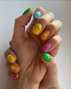 Different Color Nails On Each Hand, Hippie Nails, Cute Gel Nails, Nail Envy, Minimalist Nails, Fire Nails