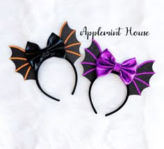 -Batwing ears headband, Batwing Halloween Headband, Vampire Bat Headband, Halloween costume headband, Vampire Bat costume, Batgirl, Bat women- - One Size Fits New born to Adult - HAND MADE by Applemint House ●WARNING ● Some products may contain small parts and small parts can become loose at times. This can pose a serious CHOKING HAZARD to small children. PLEASE USE ADULT SUPERVISION. Vampire Bat Costume, Cinderella Birthday Cake Topper, Diy Halloween Headbands, Bat Headband, Disney Ears Headband, Bat Costume, Diy Hair Accessories Ribbon, Halloween Accessories Hair, Halloween Headband