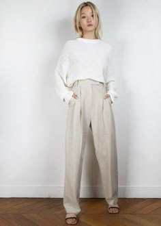 Linen Pants Outfit, Monochromatic Outfit, Beige Pants, Linen Blend Pants, Tapered Trousers, Pleated Trousers, Professional Attire, Pleated Pants, Linen Trousers