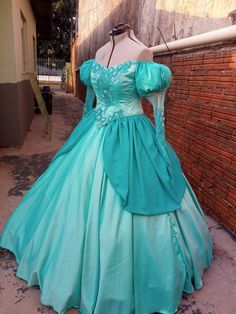 Green Dress Costume, Belle Blue Dress Costume, Belle Blue Dress, Disney Princess Gowns, Masquerade Ball Outfits, Blue Dress Costume, Teal Gown, Disney Character Outfits