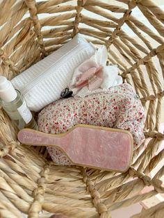 Beauty Bag Aesthetic, Make Friends Aesthetic, Emi Jay Aesthetic, Pinterest Board Ideas Aesthetic, Soft Pink Room, Summer Pink Aesthetic, Soft Spring Aesthetic, Brookie Yancey, Cute Aesthetic Photos