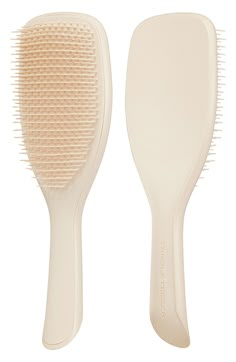 What it is: A detangling hairbrush designed specifically for use in the shower, featuring a handle and no-slip design.What it does: This brush detangles without pulling, tugging or snagging hair. Its teeth glide effortlessly through all types of wet hair, making for an easy and painless experience. Plastic Made in the UK Hair Wishlist, Hair Brushes, Hair Stuff, Hair Brush Detangler, Tangle Teezer Brush, Hairbrush Tangle Teezer, Small Hairbrush, Girly Christmas Gifts, Tangle Teezer