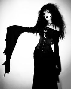 plz credit me if reposted!!🕷️🖤 Trad Goth Wedding, Goth Photoshoot Ideas At Home, Goth Outfit Women, Trad Goth Outfits 80s, Trad Goth Fits, Goth Outfits Dress, Goth Outfits Black Women, 80s Trad Goth Outfits, Goth Inspo Outfits