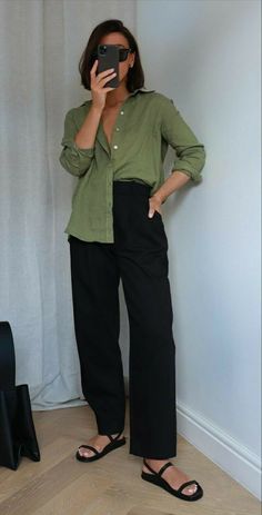 Skandinavian Fashion, Green Shirt, Work Fashion, Minimalist Outfit