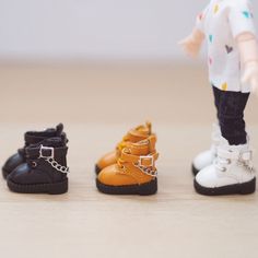 ABOUT THE SHOES Fit with all versions of Obitsu 11 or Nendoroid dolls All styles sold separately Best Gift Cards, Sewing Doll Clothes, Sewing Dolls, Doll Clothing, Leather Chain, Barbie Clothes, Doll Accessories, Doll Toys, Clothing Items