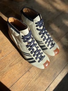 Futuristic Shoes, Boxing Shoes, Diy Shoes, Men's Collection, Men Fashion, Leather Sneakers