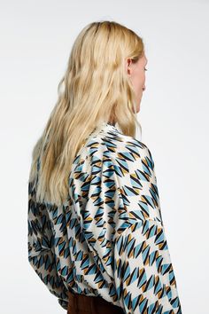 Geometric Print Fashion, Ss 2024, Geometric Fashion, Woven Top, Blouse Top, Geometric Print, Fashion Prints, Print Patterns, Top Blouse