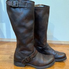 Frye Veronica Engineer Boot. Not Worn! In Perfect Condition Except For Scrapes At The Heel, See Photos. Frye Veronica Boots, Frye Veronica, Engineer Boots, Moto Boots, Women Shoes, Boots, Heels, Customer Support, Full Service