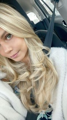 Scandinavian Hair, Stockholm Aesthetic, Pinterest Coquette, Stockholm Stil, Foto Poses, Stockholm Fashion, Blogger Girl, Honey Blonde, Dream Hair