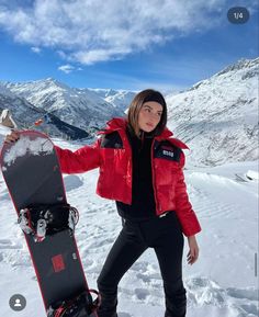 Skiing Outfits For Women, Chile Aesthetic, Chile Trip, Minimalist Winter Outfit