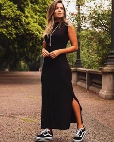 Dress With Jordans, Fall Going Out Outfits, Casual Trendy Outfits, Maxi Dress Outfit, Outfits With Converse, Chill Outfits, Going Out Outfits, Urban Outfits, Black Maxi Dress