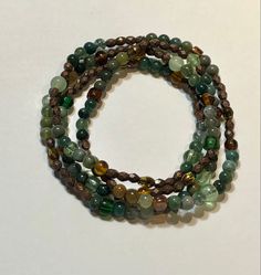 Adventurecore Jewelry, Earthy Beaded Jewelry, Earthy Necklace Aesthetic, Earthy Girl Jewelry, Goblin Core Jewelry, Green Accessories Aesthetic, Goblincore Bracelet, Avatar Bracelet, Hippie Jewelry Aesthetic