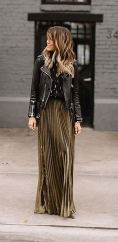 Pleated Outfit, Gold Pleated Skirt, Metallic Pleated Skirt, Street Style 2017, Mob Wife, Looks Street Style, 가을 패션