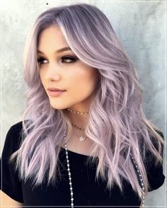 Lavender Gray the specular trend to cover your gray hair Purple Lilac Hair Color, Pastel Mauve Hair, Lilac Silver Hair Ombre, Lavender Hair With Shadow Root, Silver And Violet Hair, Makeup For Lavender Hair, Pastel Hair Colors With Blonde Lavender, Steel Amethyst Hair Color, Lavender Hair On Blonde