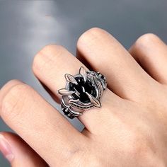 Product information: Material:Silver Style:Fashionable and minimalist Features:Geometric Colour:Silver Size:20.2*15.5mm(Height*Width) Packing list: Ring*1 Product Image: Mens Fashion Vintage, Dragon Ring, Clive Christian, Geometric Ring, Laura Geller, Skull Ring, Silver Style, Men's Rings, Issey Miyake