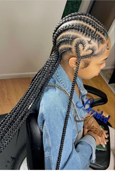 Long Stitch Braids To The Back, 6 Stitch Feed In Braids Long, Braids That Go Back, Cornrows Braids For Black Women With Design, Knotless Straight Back Braids, Cainrow Hairstyles With Heart, Braid To The Back For Black Women, Braids For Black Women Cornrows Ideas, Straight Back Hairstyles Braids