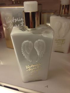 Profumo Victoria Secret, Koleksi Parfum, Parfum For Women, Gold For Women, Victoria's Secret Angel, Body Smells