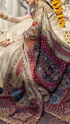 Pakistani Pishwas, Pakistani Bridal Dress, Bridal Dress Fashion, Desi Clothes, Pakistani Bridal Dresses, Pakistani Bridal Wear