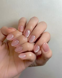 Christmas Nails For Pale Skin, Simple Gel Manicure Short Nails, Nail Color Pale Skin, Pale Skin Nails, Ice Gel Nails, Nails Pale Skin, Cat Eye Almond Nails, Nails For Pale Skin, Pale Pink Nails