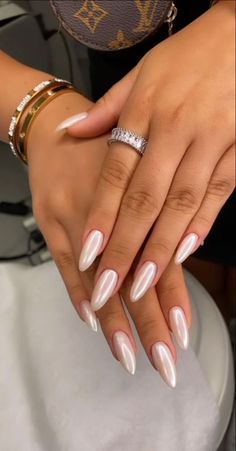 Gold Gel Nails, Nail Academy, Gel Toe Nails, Formal Nails, Nails Today, Work Nails, Almond Acrylic Nails, Bride Nails, Girls Nails