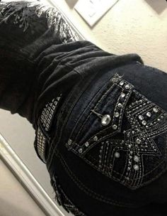 Aesthetic Jeans, Scene Y2k, Jeans Aesthetic, Black Grunge, Y2k Goth, 2000s Fashion Outfits, Aesthetic Black