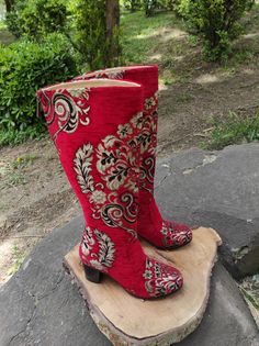 Handmade genuine leather custom made women boots. Every size available. Made to order. #womenboots #customboots #platformboots #leatherboots #tapestryboots #festivalboots #party #casualboots #forher #fashion #womenfashion #etsyaddict #bemyboots Traditional Fitted Boots With Round Toe, Traditional Winter Boots, Traditional Handmade Round Toe Boots, Traditional Handmade Closed Toe Boots, Ikat Bag, Festival Boots, Ethnic Bag, Embroidered Boots, Custom Boots