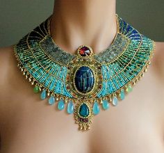 Egyptian Goddess - Gold Plate and Gemstone Statement Collar Necklace Kalung Choker, Starověký Egypt, Egyptian Scarab, Statement Collar Necklace, Egyptian Jewelry, Egyptian Goddess, Diy Schmuck, Bib Necklace, Collar Necklace