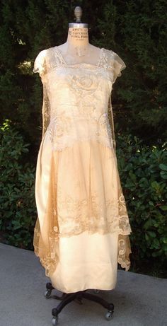 Original 1914/1918 Era Wedding Gown, Cream Silk Satin Elaborate Pannier Effect Skirt Dress W/veil. Size 8 Item 192, Wedding Apparel - Etsy 1920s Embellished Flapper Dress For Wedding, Silk Gatsby Style Wedding Dress, 1920s Style Lace Wedding Dress, Vintage Champagne Wedding Dress, 1920s Lace Wedding Dress, 30s Wedding, Wedding Gown Ballgown, Qipao Wedding, Colour Wedding