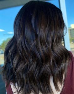 Highlights With Lowlights, Dark Brown Hair With Low Lights, Dark Brown Hair With Highlights, Short Dark Brown Hair, Cinnamon Hair, Highlights Ideas, Hair With Highlights