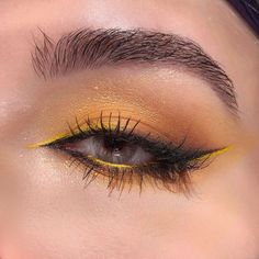 Fun Yellow Makeup Looks, Eyeshadow Looks For Yellow Dress, Mustard Yellow Eye Makeup, Eyeshadow For Yellow Dress, Pineapple Makeup Look, Lumiere Makeup Beauty And The Beast, Makeup Yellow Eyeshadow, Lemon Eye Makeup, Neon Yellow Eyeshadow Looks