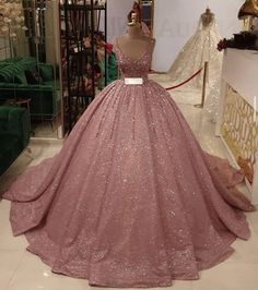 Gold Quince Dress, Debut Gowns, Reception Gowns, Quince Dresses Pink, Quince Dress, Princess Ball Gowns, Dream Wedding Ideas Dresses