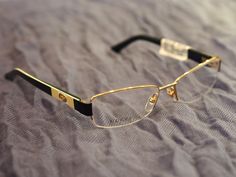 Gucci glasses Need new pair! I still love the one I have on... <3 Classy Glasses For Men, Gucci Glasses Men, Cool Shoes For Men, New Trend Shoes, Casual Sneakers For Men, Glasses Frames Trendy, Dope Jewelry Accessories