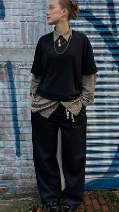 Alternative Masc Outfits, Soft Butch Fashion, Long T Shirt Outfit, Masc Streetwear, Masc Fashion Women, Fem Masculine Outfits, Ways To Style Black Jeans, Futch Fashion, Butch Outfits