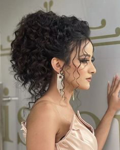 Formal Curly Hairstyles Natural Curls Wedding Updo, Slick Front Hair Down Curly, Naturally Curly Updo Wedding, Bun Hairstyles Curly Hair, Curly Hair Bridesmaid Styles, Curly Hair Wedding Guest Styles, Bun Hairstyles For Curly Hair, Korean Bun Hairstyles, Bun Hairstyles Curly