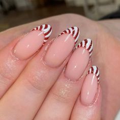 Peppermint Nails, Candy Cane Nail Art, Festive Nail Ideas, Candy Cane Nail, Festive Holiday Nails, Snowflake Nail Design, Christmas Nail Art Ideas, Chic Nail Designs, Latest Nail Designs